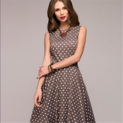 Robe De Bal Rouge À Pois Courte