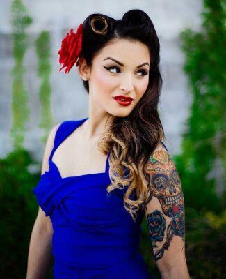 Quel Rouge A Levre Avec Une Robe Bleu Marine ?