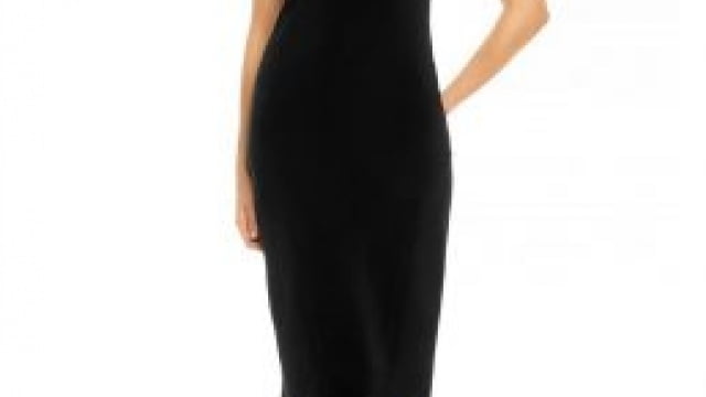 Comment Porter Une Robe Noire Droite ?