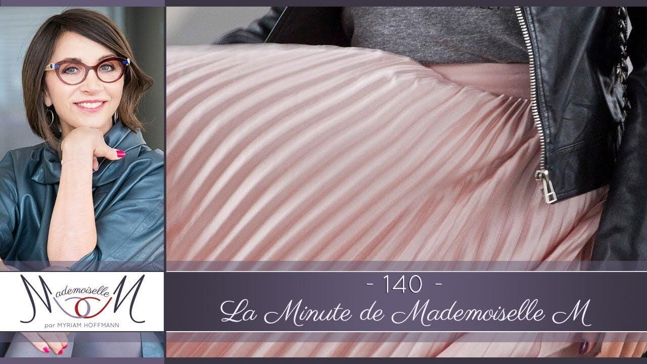 Comment Porter Jupe Plissée Noire ? Comment Porter Jupe Plissée Noire ?