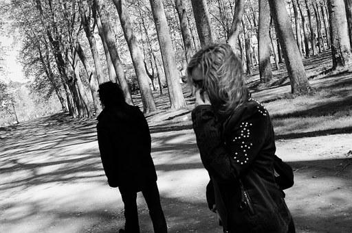Que Mettre Avec Une Robe Noire ? Que Mettre Avec Une Robe Noire ?