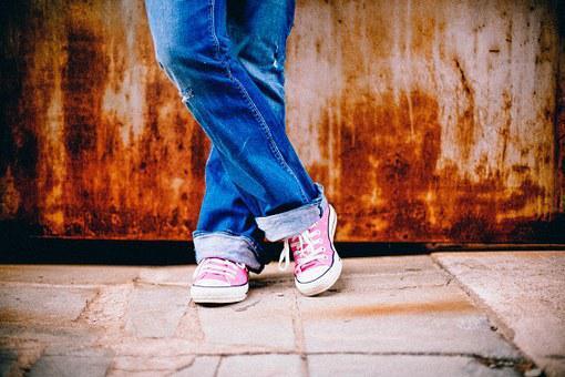 Quelle Couleur De Chaussure Avec Une Robe Rose ?