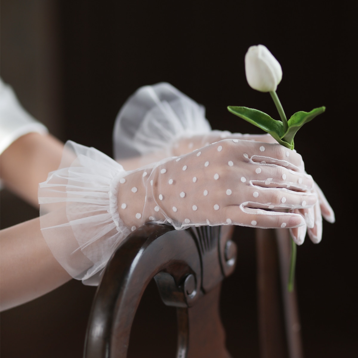 Titre Généré : Gants Élégants En Tulle À Pois Pour Femme