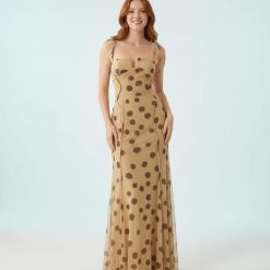 robes moulantes à pois marron tulle structurés longue coutures apparentes beige avec bretelles fines nouees et bustier corset