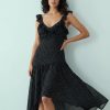 robes mousseline à pois mouchoir volants longue ourlet petite noire a motifs de petits pois blancs col en v et decoupe asymetrique
