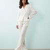 blouses à pois ceinture mariée avec ensemble blanc pyjama deux pièces avec bordures en plumes blanches