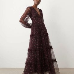 robes rouges à pois blanc imprimé violet tulle étagés décolleté ballon plongeant volants cette magnifique robe longue en tulle est parfaite pour une soirée