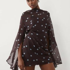 robes à pois hiver marron oversize cape montant col drapée courte manches fluide imprimé pois bleu ciel