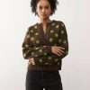 cardigans à pois et imprimé carrée coupe brown un cardigan femme marron à pois verts en tricot décontracté et élégant