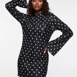 robes à pois blanc et noir manches courte plissée longues courte col montant tissu plisse evase aux poignets pour femme