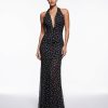 robes à pois transparentes longue américaine tulle jupe encolure plongeante noire portée par mannequin sur fond blanc