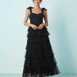 robes longues à pois rouge noirs tulle en nœud avec épaules étagée robe noire élégante à volants superposés avec bretelles nouées aux épaules