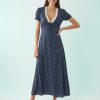 robes à pois rouge bleu dentelle col longue bordures v robe longue bleue marine a pois blancs avec bordures en dentelle blanche