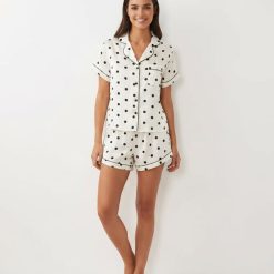 pyjamas à pois multi col courtes satin revers manches blanc et noir pour femme ensemble deux pieces avec haut boutonne et short