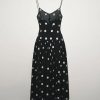robes évasées à pois bouffante jupe coupée en biais trapèze mono noire à fines bretelles col en v coupe fluide mi longue style élégant