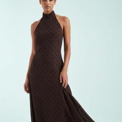 robes longues marron à pois col montant avec mousseline chocolat/pois sans manches pour femme élégante
