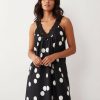 robes rouges à petit pois monochrome dentelle babydoll longue popeline col v petite superposition robe de nuit noire à pois blancs avec un décolleté en dentelle noire fines bretelles amples tombantes