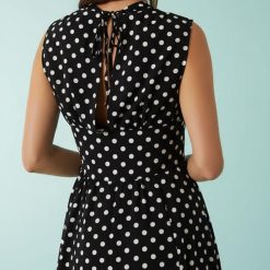 robes roses à pois blanc monochrome cintrée taille avec manches courtes courte col en v jupe évasée pour femme