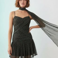 robes longues marron à pois tulle chocolat foulard drapé courte ajustée à bretelles avec tulle froncé et motifs à pois verts