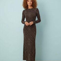 robes longues marron à pois cou ras de manches longue ajustée avec des petits points clairs sur un fond foncé pour femme trouvée en ligne