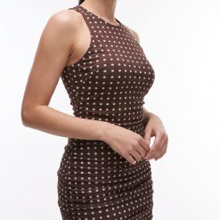 robes longues marron à pois chocolat tulle col montant sans manches sculptante sirène ourlet moulante froncée élégante vindt-transmission -\u003e