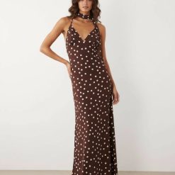 robes longues marron à pois blancs chocolat encolure foulard avec caraco chic féminine élégante