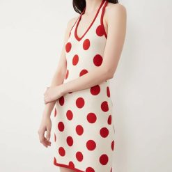 robes à pois rouge maille dos nu en courte robe moulante sans manches en tricot col halter motif à pois rouges trouve sur modèle femme finds