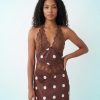 robes à pois transparentes courte satin empiècement dos nu chocolat et crème élégante robe en satin marron à pois blancs avec corsage en dentelle marron col halter